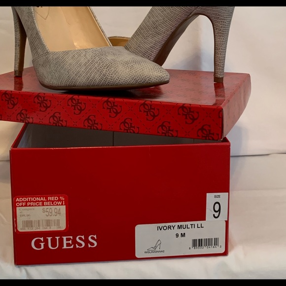 GUESS Ivory pumps Size 9 - Picture 5 of 5
